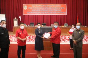 Sampaikan LKPJ 2020, Karolin : Walaupun Pandemi COVID-19 Program Masih Bisa Berjalan