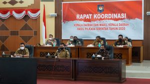 Bupati Dan Wabup Kapuas Hulu Mengikuti Rakor Hasil Pilkada Serentak Tahun 2020