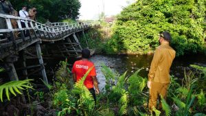 Bupati Kapuas Hulu Tinjau Jembatan Nanga Tubuk