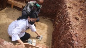 Bupati Landak Letakkan Batu Pertama Pembangunan Gereja Katolik Meranti