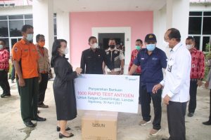 Bupati Landak Terima Bantuan 1000 Rapid Test Antigen Dari PT. Antam