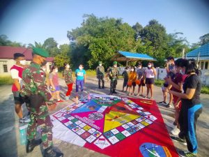 Diperbatasan, Satgas Yonif 643 Ajak Anak Bermain WMBN