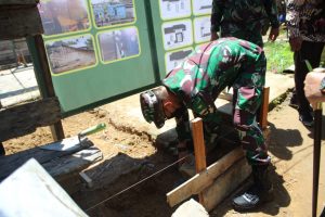 Pangdam XII/Tanjungpura Letakkan Batu Pertama Pembangunan Bedah RTLH