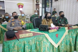 Rapat PPKM Mikro Bersama Forkopimda Kalbar, Bupati Landak Berikan Ide Update COVID-19