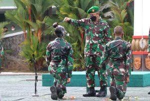 Kasdam Pimpin Tradisi Penerimaan Warga Baru di Makodam XII/Tanjungpura