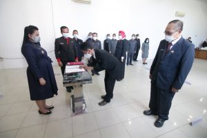 Lantik 4 Sekcam, Ini Pesan Bupati Landak