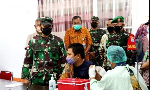 Pangdam XII/Tanjungpura Tinjau Serbuan Vaksinasi di Ketapang
