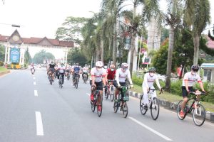 Peringati HUT Bhayangkara TNI-Polri dan Forkopimda Gowes Bersama