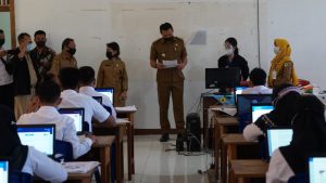 Tinjau Pelaksanaan SKD PPPK, Ini Pesan Bupati Kapuas Hulu