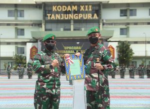 Pangdam XII/Tanjungpura Yang Baru Terima Penyerahan Pasukan