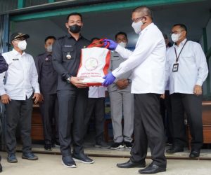 Presiden Jokowi Kirim Bantuan Sembako ke Kapuas Hulu