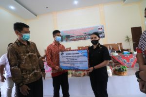 Bagi Hasil Plasma di Jelimpo, Ini Harapan Karolin