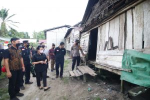 Bupati Landak Berikan 212 Bantuan Rumah Swadaya
