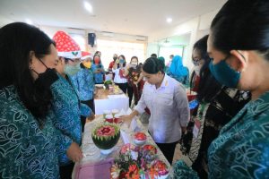 Bupati Landak Hadiri Lomba Cipta Menu Salad Buah