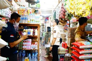Jelang Natal, Pemkab Landak Sidak Harga Sembako di Pasar Ngabang