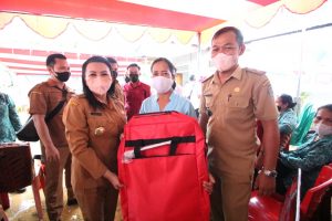 Kunker Sidas Bupati Landak Beri Bantuan Atasi Stunting