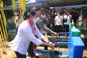 Kunker ke Desa Pahauman, Bupati Landak Resmikan Pamsimas