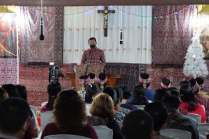 Bupati Kapuas Hulu Hadiri Natal Bersama Dayak Kantuk