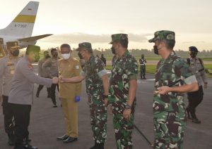 Kasdam XII/Tpr Sambut Kedatangan Kapolri di Kalbar