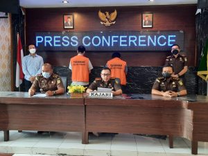 Kejari Tobasa Tahan 2 Tersangka Tindak Pidana Korupsi