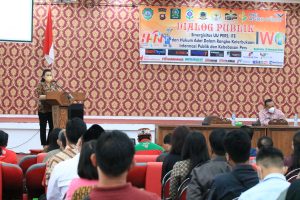 Peringatan HPN 2022, Karolin Hadiri Dialog Publik IWO Landak