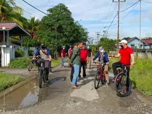Sis Tinjau Kondisi Ruas Jalan Rusak di Kota Putussibau