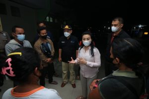 Jenguk Korban Penganiayaan Sebangki, Karolin : Biaya Perawatannya Kita Tanggung