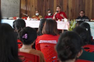 Bupati Kapuas Hulu Ramah Tamah Bersama OMK Sejiram