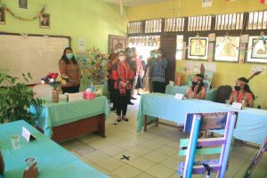 Bupati Landak Serah Terima Program Sekolah Hijau di Tubang Raeng