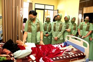Peringati HUT Persit ke-76, Ini Yang Dilakukan Ketua Persit KCK Daerah XII/Tpr
