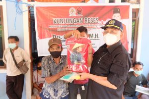 Reses di Ketapang, Cornelis Bagikan Sembako