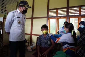 Sis ke Jerenjang Tinjau Vaksinasi dan Sunatan Massal