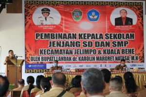 Karolin Ingatkan 7 Hal Penting Untuk Guru di Jelimpo dan Kuala Behe