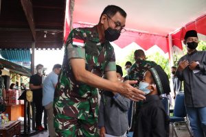 H-5 Idulfitri, Pangdam Xll/Tpr Beri Bantuan ke Panti Asuhan
