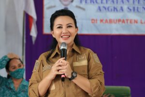 Bupati Karolin Minta Jaminan Ketersediaan Blangko e-KTP Kepada Pemerintah Pusat