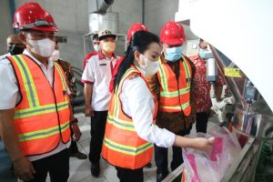 Bupati Karolin Resmikan Pabrik Penggilingan Padi Terbesar Di Kalbar