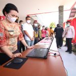 Bupati Landak Karolin Margret Natasa Mersemikan "Bela Landak" pada 22 Mei 2022 lalu