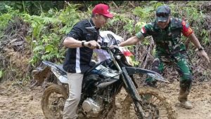 Bupati Kapuas Hulu dan Dandim Putussibau Tinjau TMMD Bahenap