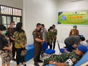 Hari Bhakti Adhyaksa Ke 62, Kejari Tobasa Laksanakan Donor Darah