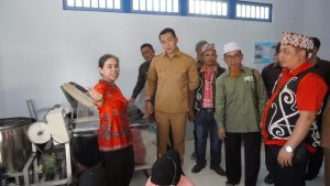 Bupati Kapuas Hulu Resmikan Rumah Produksi Sio Marandang