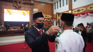 Bupati Sis Kukuhkan Paskibraka Kabupaten Kapuas Hulu
