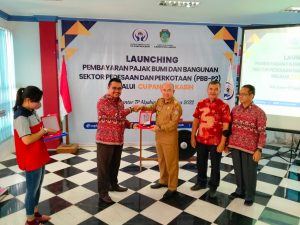 Pj Bupati Landak Launching Pembayaran PBB-P2 Melalui CUPK