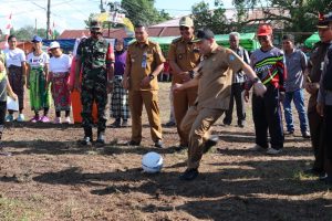 Samuel Buka Perlombaan HUT RI 77 di Hilir Kantor