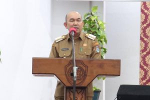Pj Bupati Landak Berikan Respon Cepat Terkait Ambruknya Jembatan Kayu Penghubung Desa Angkanyar