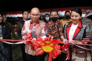 Pj Bupati Landak Resmikan Galeri UMKM Kabupaten Landak