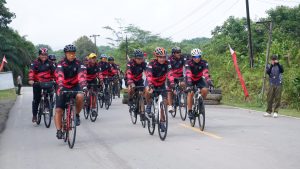 Dandim 1206/Psb Gowes Bersama Tour de Entikong