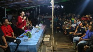 Kunjungi Sekendal, Karolin Minta Masyarakat Kompak Membangun Desa