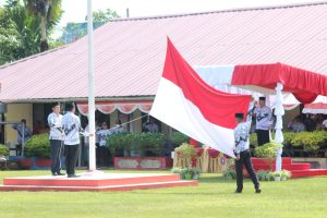 Pj Bupati Landak Hadiri Upacara Peringatan HGN dan PGRI