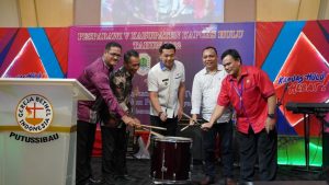 Sis Buka Acara Pesparawi Tingkat Kabupaten Kapuas Hulu