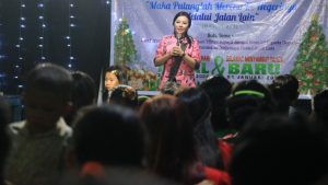 Karolin Hadiri Perayaan Natal di Gereja Abdi Agape Sabaka